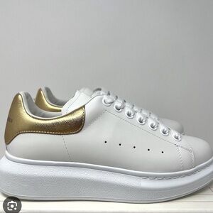 new never worn 6 men's 8 women's